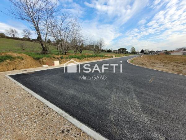 Terrain plat 750 m2 viabilisé libre tout constructeur