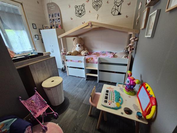 17100 - SAINTES - MAISON INDIVIDUELLE - JARDIN - PERGOLA - GARAGE - COSY - ZONE NON INONDABLE - QUARTIER LA GARE - SEBASTIEN DE BROUARD - LA FENÊTRE