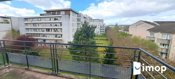 Hyper-centre T3 avec terrasse et parking