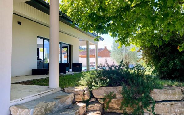 Maison à vendre    6 pièces •  Saint-Paul-Trois-Châteaux