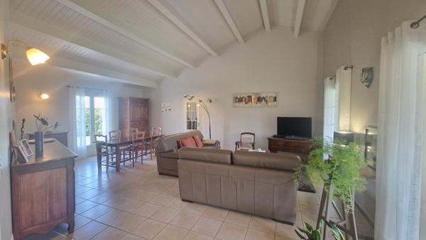 Maison - 7 pièces - 202 m²