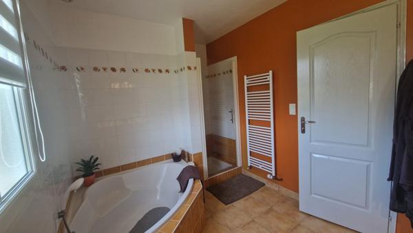 Maison - 7 pièces - 202 m²