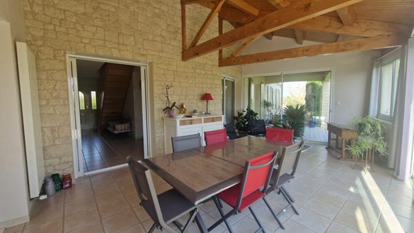 Maison - 7 pièces - 202 m²