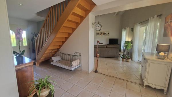 Maison - 7 pièces - 202 m²