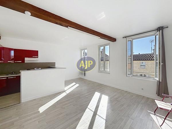 Appartement à louer Rochefort : 2 pièces, 44m² avec 1 chambre(s) à 595€ - AJP Immobilier Rochefort