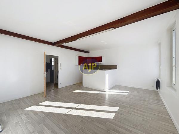 Appartement à louer Rochefort : 2 pièces, 44m² avec 1 chambre(s) à 595€ - AJP Immobilier Rochefort