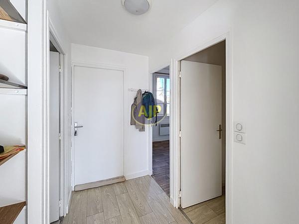 Appartement à louer Rochefort : 2 pièces, 44m² avec 1 chambre(s) à 595€ - AJP Immobilier Rochefort
