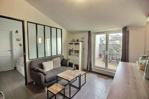 BELLE NOUVEAUTE-F2 Meublé Suresnes Limite PUTEAUX-24.50m²