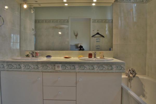 DANS CASTRES, APPARTEMENT DE STANDING AU DERNIER ETAGE