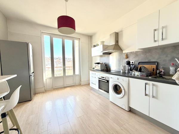 À vendre - Appartement T4 de 63 m² - Idéalement situé face à la faculté