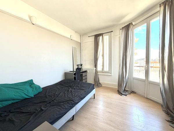 À vendre - Appartement T4 de 63 m² - Idéalement situé face à la faculté