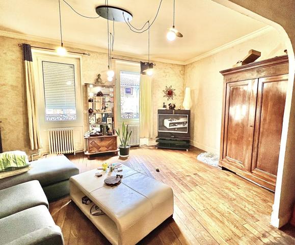 Maison de ville avec terrasse au calme – Mâcon