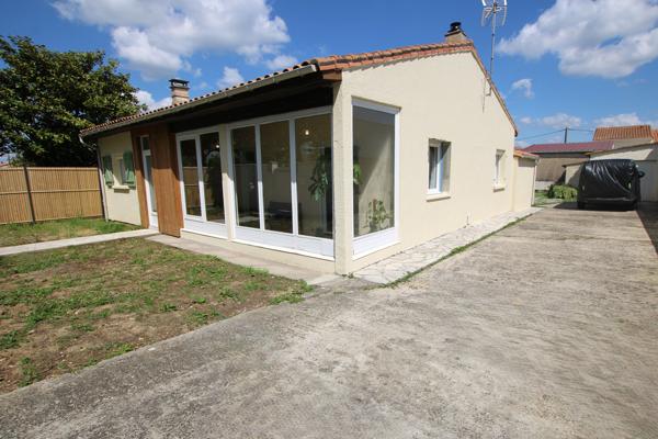 Lumineux plain-pied fraîchement rénové