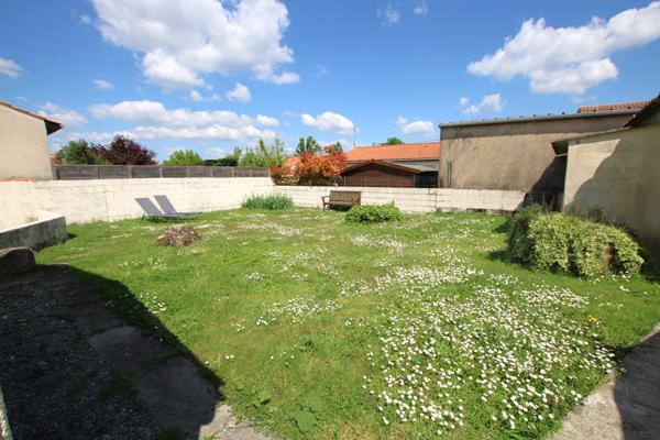 Lumineux plain-pied fraîchement rénové