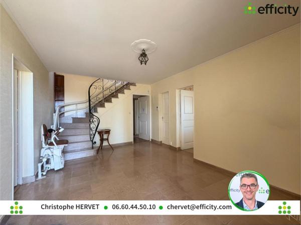 Maison 8 pièces - 263 m²