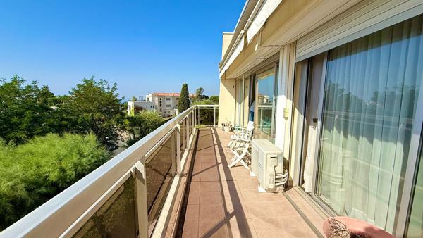 A VENDRE - NICE FABRON : Appartement Grand 2 pièces 60 m2, vue mer