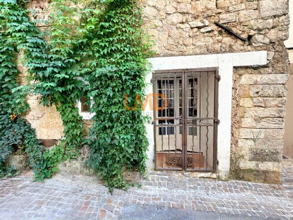 Maison en pierre au cœur de Trans-en-Provence