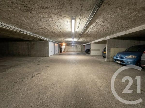Parking à vendre  13 m 2   LA VARENNE ST HILAIRE  - 94