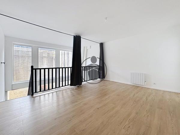 Location                                                      Appartement
                        
                     2 pièces                      55 m2                     à Saint-Quentin