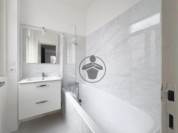 Location                                                      Appartement
                        
                     2 pièces                      55 m2                     à Saint-Quentin