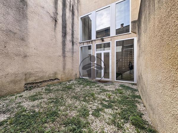 Location                                                      Appartement
                        
                     2 pièces                      55 m2                     à Saint-Quentin