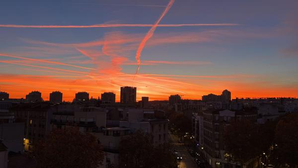 Boulogne-Billancourt – Superbe appartement familial rénové au dernier étage avec ascenseur