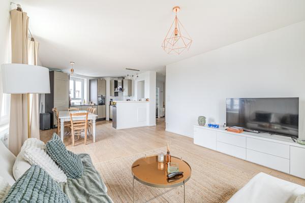 Boulogne-Billancourt – Superbe appartement familial rénové au dernier étage avec ascenseur