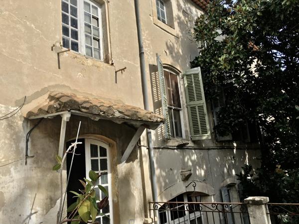 Villeneuve-lès-Avignon (30400) VILLENEUVE-LES-AVIGNON, EXCEPTIONNEL DANS LE CENTRE HISTORIQUE, ANCIEN RELAIS DE POSTE