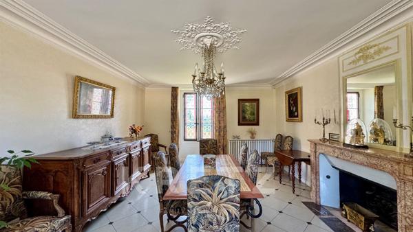 Chateau XIX au coeur d'un parc de 30 hectares