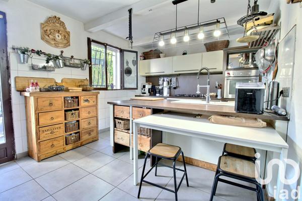 Maison à vendre 4 pièces 122 m² Saint-Maximin-la-Sainte-Baume