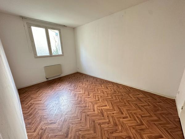 BUXEROLLES - PLAIN-PIED - PROCHE COMMODITÉS ET ÉCOLES - 100m² - 3 CHAMBRES