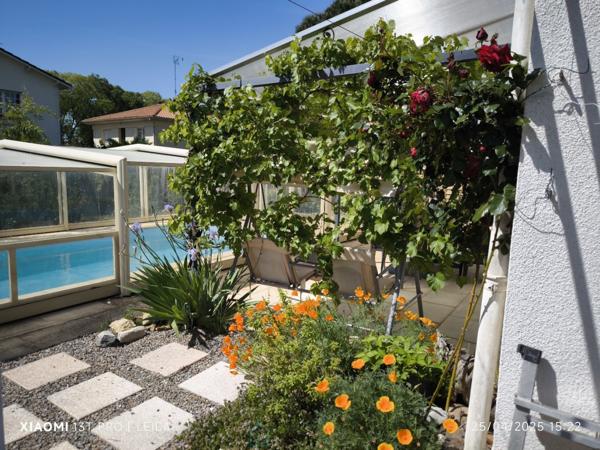 BERGERAC: MAISON AVEC PISCINE COUVERTE
