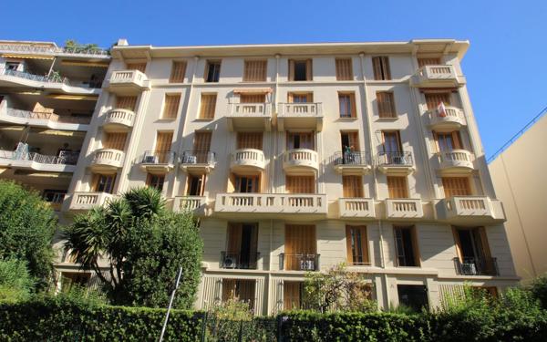Appartement à vendre    3 pièces • 85 m2 Nice