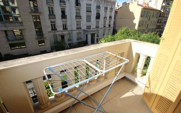 Appartement à vendre    3 pièces • 85 m2 Nice