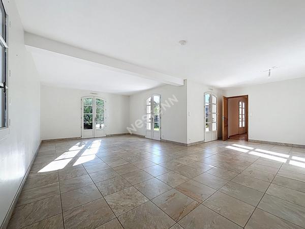 Maison Saint Herblain Bouvardière / 200 m2 / DPE en A / 5 chambres / grand jardin / garage / dépendances avec potentiel /