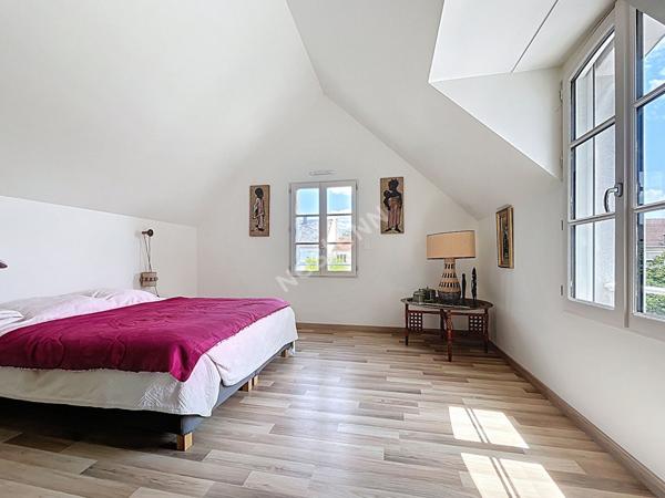 Maison Saint Herblain Bouvardière / 200 m2 / DPE en A / 5 chambres / grand jardin / garage / dépendances avec potentiel /