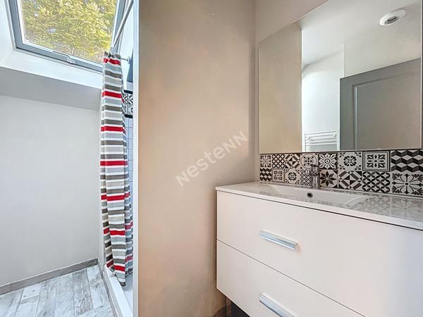 Maison Saint Herblain Bouvardière / 200 m2 / DPE en A / 5 chambres / grand jardin / garage / dépendances avec potentiel /