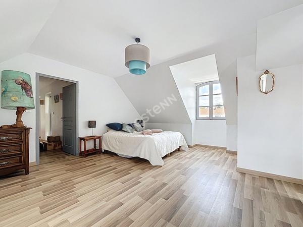 Maison Saint Herblain Bouvardière / 200 m2 / DPE en A / 5 chambres / grand jardin / garage / dépendances avec potentiel /