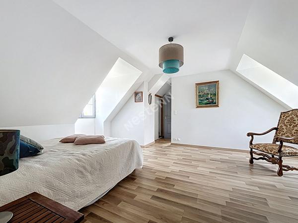 Maison Saint Herblain Bouvardière / 200 m2 / DPE en A / 5 chambres / grand jardin / garage / dépendances avec potentiel /