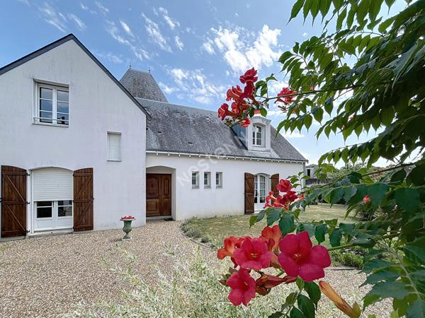 Maison Saint Herblain Bouvardière / 200 m2 / DPE en A / 5 chambres / grand jardin / garage / dépendances avec potentiel /