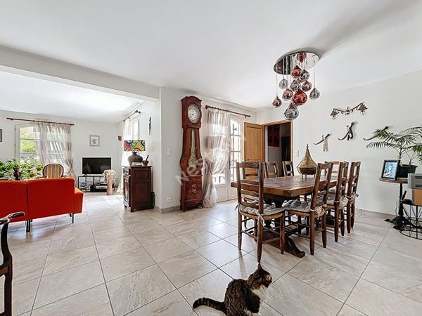 Maison Saint Herblain Bouvardière / 200 m2 / DPE en A / 5 chambres / grand jardin / garage / dépendances avec potentiel /