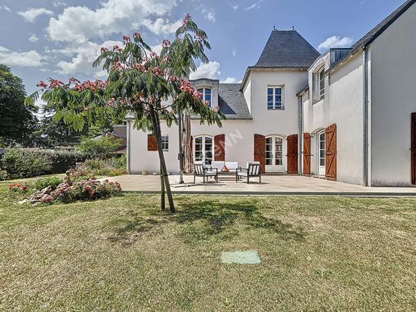 Maison Saint Herblain Bouvardière / 200 m2 / DPE en A / 5 chambres / grand jardin / garage / dépendances avec potentiel /