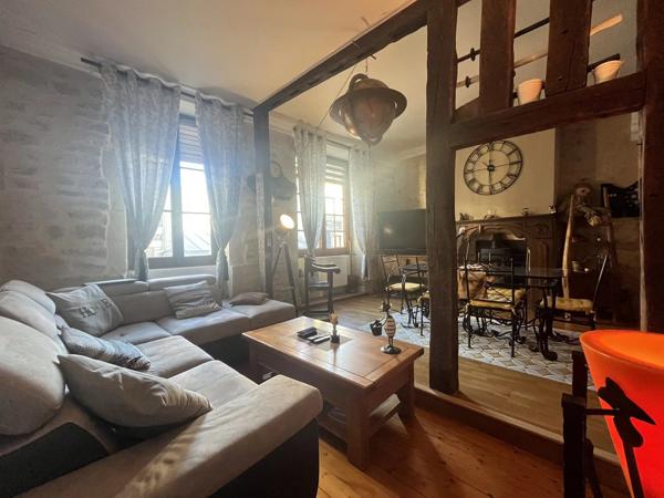 Vente                                                      Appartement
                        
                     3 pièces                      67 m2                     à Nevers