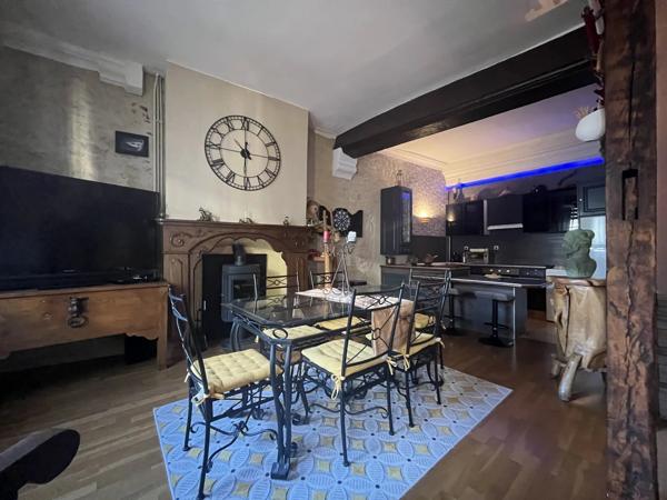 Vente                                                      Appartement
                        
                     3 pièces                      67 m2                     à Nevers