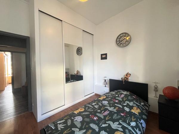 Vente                                                      Appartement
                        
                     3 pièces                      67 m2                     à Nevers
