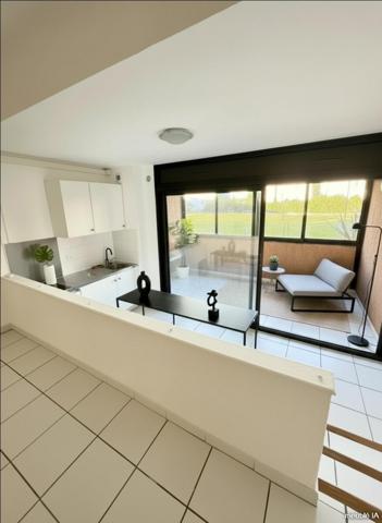 Studio cabine avec terrasse fermée proche mer et centre ville