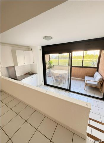 Studio cabine avec terrasse fermée proche mer et centre ville