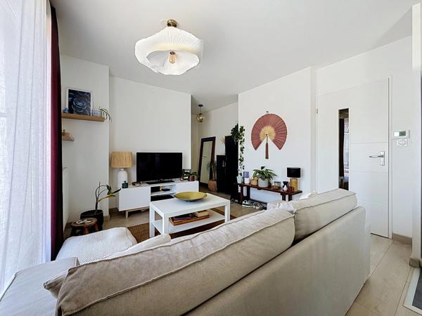 À VENDRE – T3 de 55 m² avec exceptionnelle terrasse de 90 m² LA MEMBROLLE SUR CHOISILLE (37)