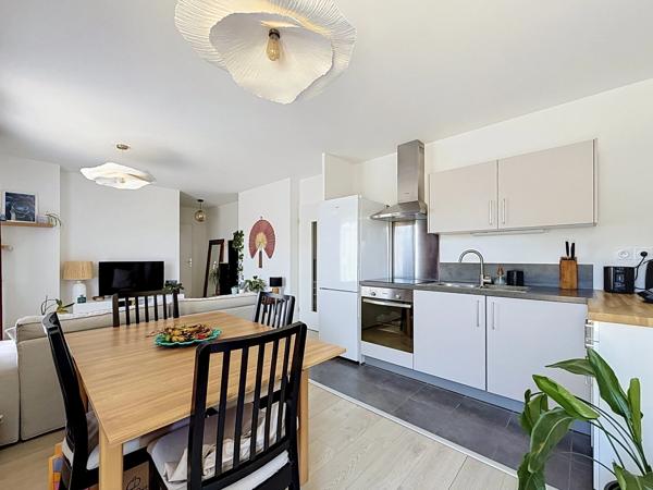 À VENDRE – T3 de 55 m² avec exceptionnelle terrasse de 90 m² LA MEMBROLLE SUR CHOISILLE (37)