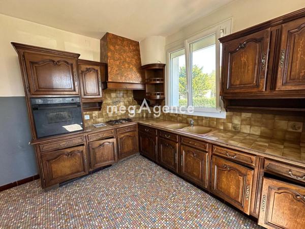 Maison à VOUNEUIL-SUR-VIENNE, 86210 - 10 pièces 190m²